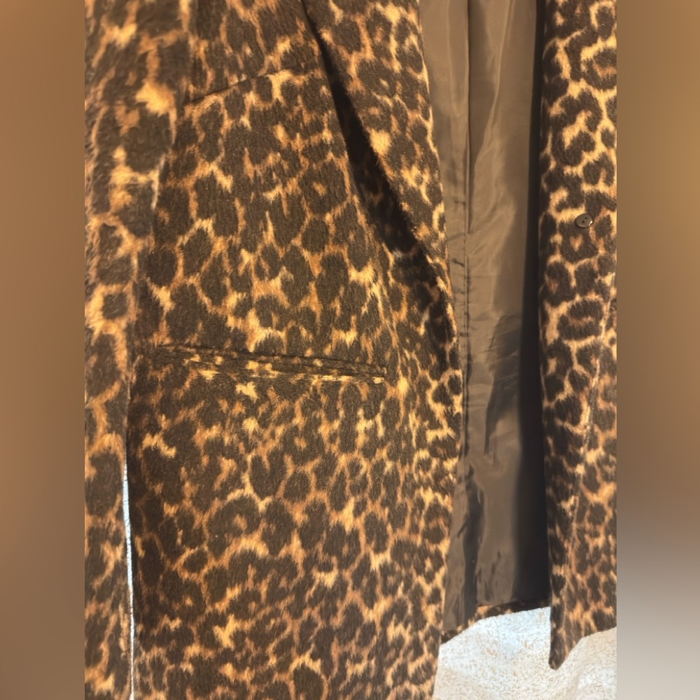 T Tahari Leopard Print Coat - Picture 3 of 4